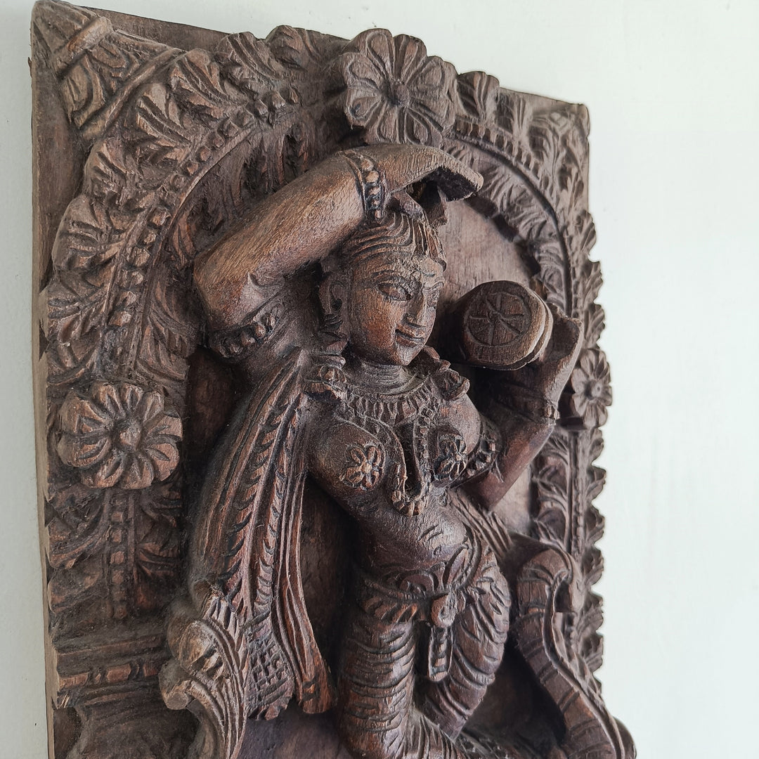 Darpana Sundari on a Yali Wooden Panel