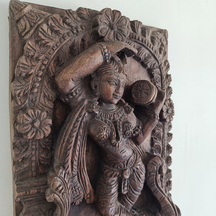 Darpana Sundari on a Yali Wooden Panel