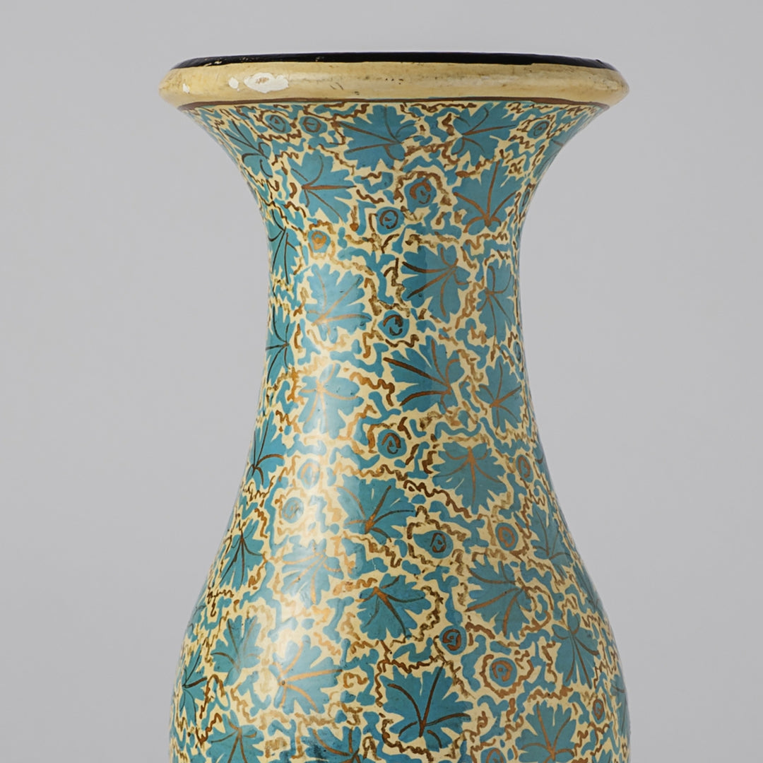 Kar-i-Munnaqash : Hazaara Vase