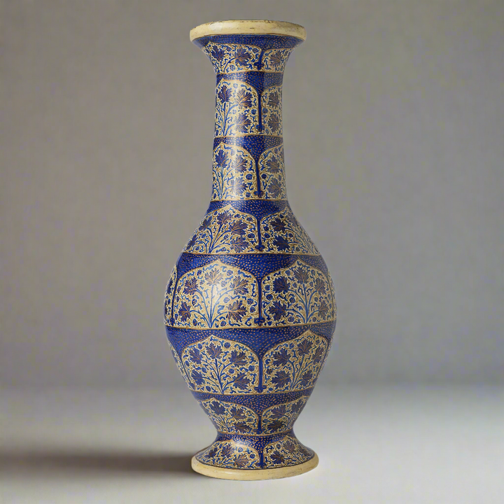 Kar-i-Munnaqash : Hazaara Vase